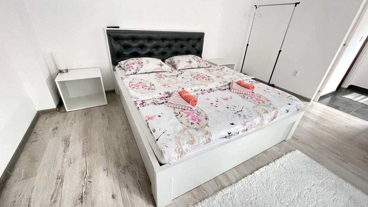 Apartament Linistit / Cozy Apartment Câmpulung Moldovenesc Buitenkant foto